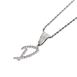 Hip hop ketting met letter D hanger bezet met zirkonia en een zilveren gedraaide ketting