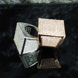 Anelli quadrati hip hop in argento e oro rosa con pietre in zirconia cubica micro pavé