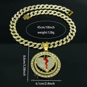 Collana hip hop dorata con ciondolo a cuore spezzato rotante e strass lucidi