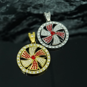 Collar con colgante de molino giratorio hip hop chapado en oro y plata con circonitas