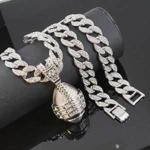 Collar cubano hip hop plateado con colgante de rugby y granada con brillantes de imitación