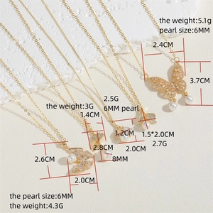Série de colliers avec pendentifs perles et papillons avec dimensions détaillées
