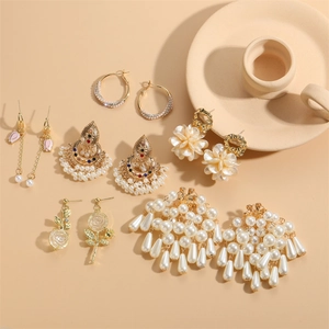 Boucles d'Oreilles Vintage Palais Français Fleurs Künstliche Perles Alliage Zirconium Strass Émail Clous Créoles Pendantes Bijoux