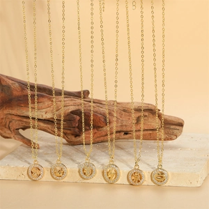 Fashion Copper Zirconia Round Pendant Necklace For Women Astronaut Flower Crab Lightning Lips Ins Style Clavicle Chain Jewelry