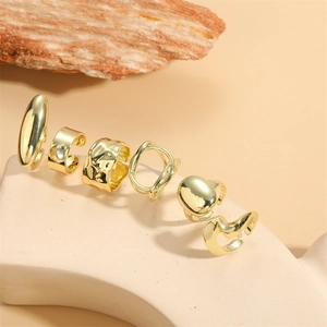 6-teiliges minimalistisches Goldring-Set mit polierter Metalloberfläche für Damen