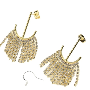 Boucles d'oreilles élégantes en forme de C dorées avec glands strass et perles