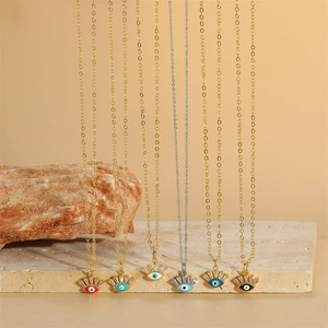 Collier Pendentif Mauvais Œil avec Cils pour Femmes Cuivre Zirconia Émail Huile Goutte Bijoux de Mode Bohème Cadeau