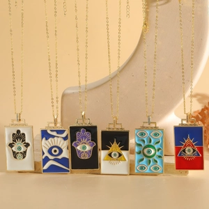 Rechteckige Halsketten mit Auge des Teufels und Hand der Fatima aus Gold und Emaille