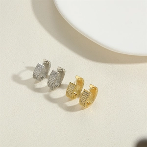 Pendientes de aro anchos minimalistas con baño de oro de 14K y plata con pavé de circón