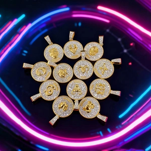 Collana con Pendente Zodiaco Hip Hop in Lega con Strass Intarsiati Dodici Costellazioni Medaglione a Moneta Catena a Corda Gioielli