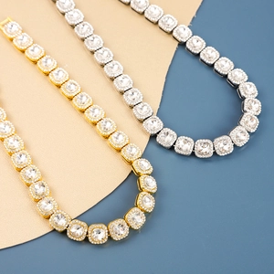 Collier hip hop cristal carré en or et argent avec diamants micro-pave étincelants