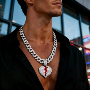 Collana con Ciondolo a Cuore Infranto Hip Hop Iced Out per Uomo Lega Strass Maglia Cubana Gioielli in Smalto Rosso Oro Argento