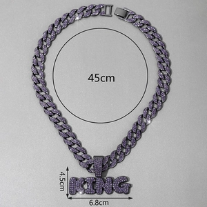 Collier chaîne cubaine hip hop avec pendentif KING violet et cristaux scintillants