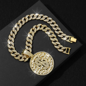 Collier maille cubaine plaqué or avec grand pendentif rond signe dollar et strass