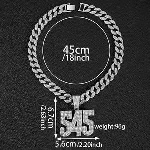 Détail du pendentif numéro 545 avec chaîne cubaine en strass collier hip hop pour homme