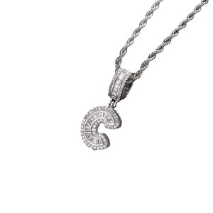 Collier hip hop argenté avec pendentif lettre C serti de zircons et chaîne torsadée