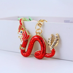 Portachiavi drago zodiaco cinese rosso con placcatura in oro e strass luccicanti
