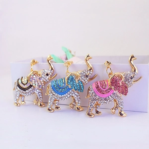 Porte-clés Animal Éléphant Mignon en Alliage de Zinc Incrusté de Strass Pendentif Charme de Sac pour Femmes Cadeau Bijoux