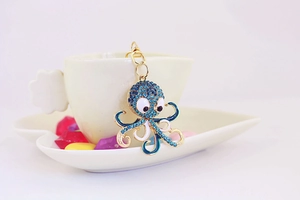 Detail of blue rhinestone octopus keychain with gold-plated alloy lobster clasp