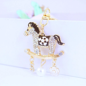Porte-clés Cheval à Bascule Luxe avec Strass Alliage Doré Animal Charme Sac Émail Fleur Camélia Künstliche Perle Pendentifs