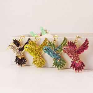 Porte-clés colibri en strass de cristal coloré avec bases en alliage d'or poli