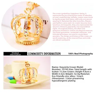 Detailed view of golden laurel crown keychain with sparkling rhinestones and dimensions