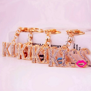 Carino Portachiavi Lettera KISS con Strass in Lega di Zinco Ciondolo a Forma di Labbra in Smalto Anello Portachiavi per Borsa Donna Gioielli di Moda