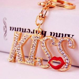 Portachiavi creativo KISS con strass e labbra rosse per borse e accessori moda