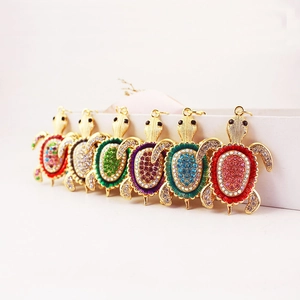 Porte-clés Tortue de Mer en Strass Colorés Mignon Animal Pendentif en Alliage de Zinc Charme de Sac pour Femme Bijoux Cadeau