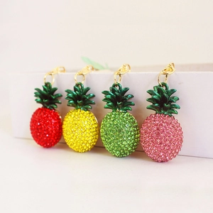 Cute Pineapple Keychain Sparkling Rhinestone Fruit Pendant Zinc Alloy Gold Key Ring For Women Girls Bag Accessories Gift