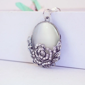 Vintage Metal Flower Keychain With Grey Cats Eye Stone Rhinestone Rose Peony Bag Charm Pendant For Women Jewelry Gift