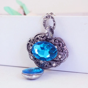 Porte-clés Serrure de Longévité Vintage Strass Bleu Alliage de Zinc Sculpture Creuse Charme de Sac Bijoux Ethniques Cadeau Femme
