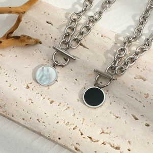 Collier chaîne punk en acier inoxydable avec boucle OT et pendentif en nacre ronde