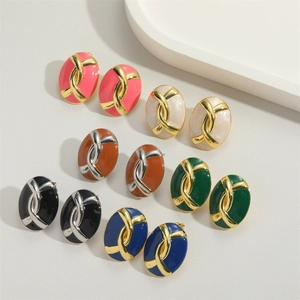 Set di sei paia di orecchini a perno ovali in smalto colorato con eleganti intrecci