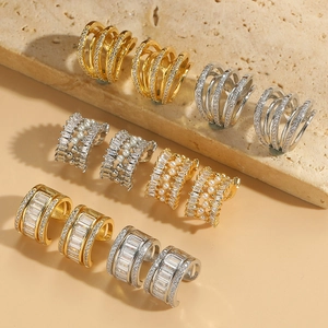 Boucles d'Oreilles Manchettes Vintage Multi-couches Géométriques en Cuivre Zirconium Or Argent Künstliche Perles Bijoux de Fête Femme