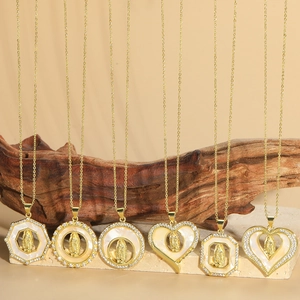 Collier Pendentif Vierge Marie en Nacre et Cuivre Plaqué Or Vintage pour Femmes Bijoux Religieux de Luxe avec Zircone en Forme de Coeur