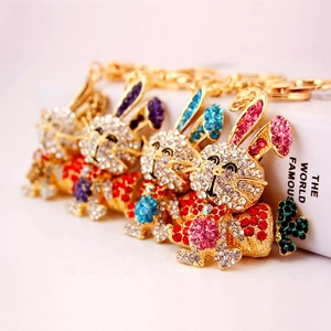 Mignon Porte-clés Lapin en Strass Alliage de Zinc Incrusté Cristal Coloré Pendentif de Sac pour Femmes Filles Bijoux Cadeau