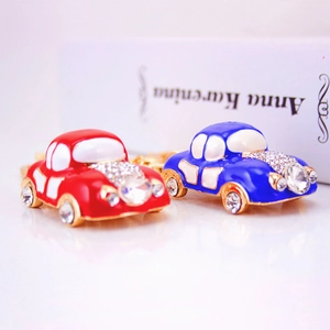 Cute Retro Car Keychain Alloy Rhinestone Enamel Drip Oil Beetle Car Pendant For Women Handbag Accessories Gift