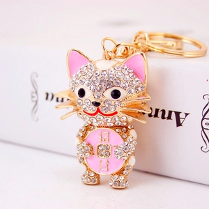 Exquisite gold crystal Maneki-neko lucky cat keychain with sparkling rhinestones for bags