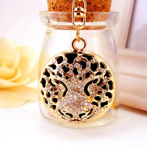 Sparkling leopard head keychain with rhinestones and golden lobster clasp charm