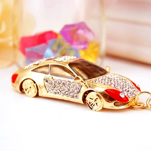 Porte-clés voiture de sport en strass chic avec placage d'or pour femmes