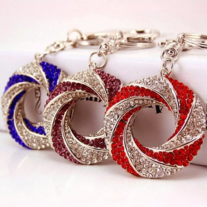 Fashion Rhinestone Twist Round Ring Keychain Zinc Alloy Metal Keyring Car Bag Charm Pendant Gift For Women