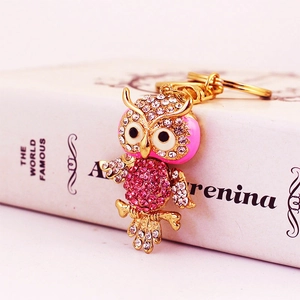 Charming owl keychain with pink rhinestones and gold alloy for women bags and keys