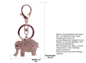 Détail du porte-clés éléphant en or rose avec cristaux roses et fermoir mousqueton solide