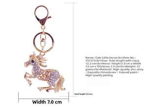 Diagramme détaillé montrant les dimensions du porte-clés cheval en cristal