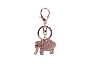 Détail du porte-clés éléphant en or rose avec strass en cristal et fermoir mousqueton