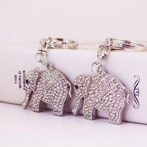 Mignon Porte-clés Éléphant en Alliage de Zinc Strass Tchèques Scintillants Pendentif de Sac pour Femmes Filles Cadeau