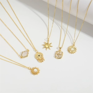 Collection de colliers pendentifs soleil et flocon dorés avec zircons pour femmes