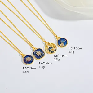 Halsketten aus blauem Emaille mit Goldkette und Stern-Zirkonsteinen in verschiedenen Formen