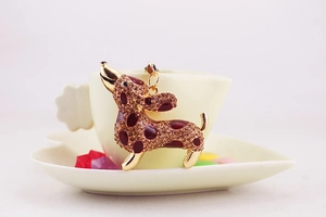 Detailed close-up of dachshund keychain with sparkling brown and red rhinestones